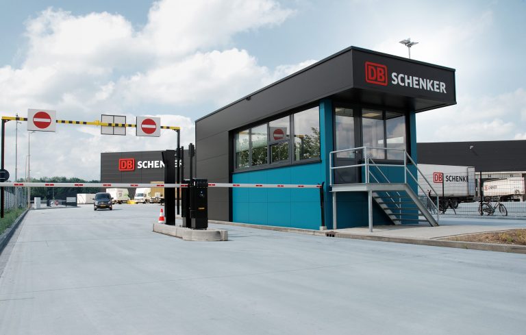 DB Schenker: New onboard courier service